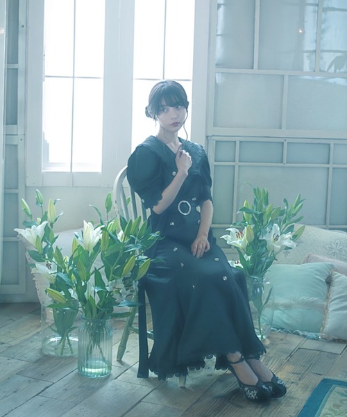 被宝園(ヒホウエン)の「煌めくカサブランカの刺繍入りワンピース(ワンピース・レディース・ホワイト/ブラック・FREE)」の20枚目の写真