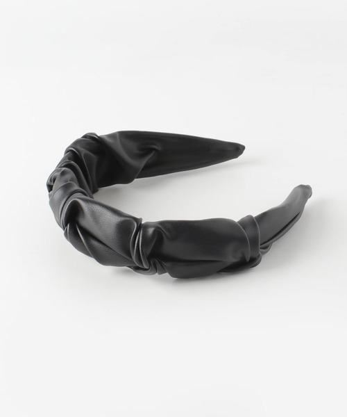 SMELLY（スメリー）の「エコレザーギャザーカチューシャ（カチューシャ・レディース・ブラック・-）」の2枚目の写真