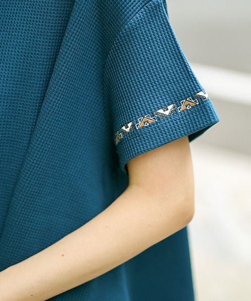 チチカカ（チチカカ）の「ライン刺繍プルオーバー（Tシャツ/カットソー・レディース・ネイビー/ブラウン/オフホワイト・FREE）」の11枚目の写真