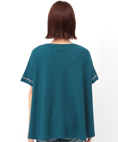 チチカカ（チチカカ）の「ライン刺繍プルオーバー（Tシャツ/カットソー・レディース・ネイビー/ブラウン/オフホワイト・FREE）」の16枚目の写真