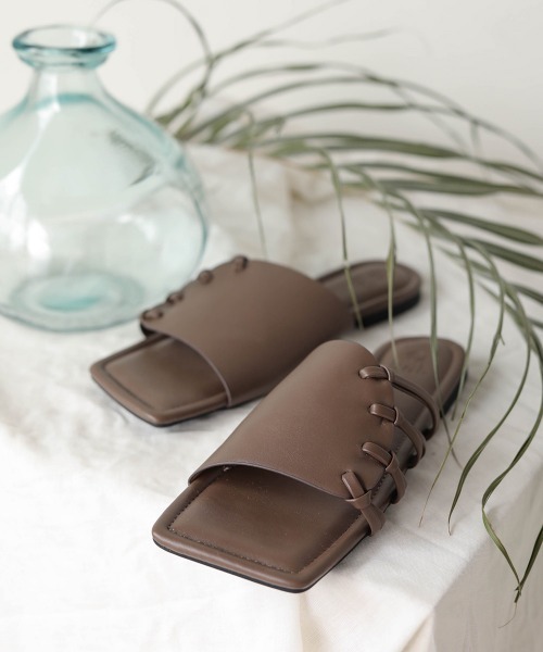 Bab（バブ）の「【WEB限定】ノットデザインサンダル（サンダル・レディース・ブラック/ダークブラウン/アイボリー・M/L）」の3枚目の写真