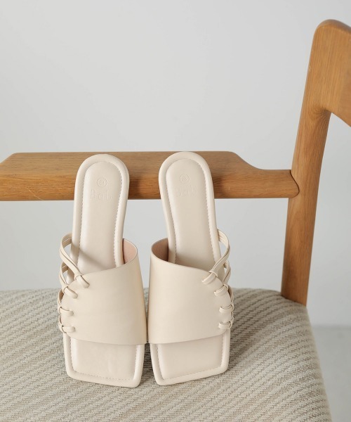 Bab（バブ）の「【WEB限定】ノットデザインサンダル（サンダル・レディース・ブラック/ダークブラウン/アイボリー・M/L）」の6枚目の写真