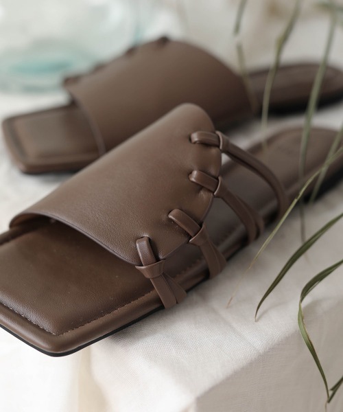 Bab（バブ）の「【WEB限定】ノットデザインサンダル（サンダル・レディース・ブラック/ダークブラウン/アイボリー・M/L）」の7枚目の写真