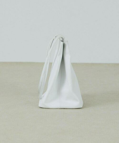 ADIEU TRISTESSE(アデュートリステス)の「レザーバッグ(トートバッグ・レディース・ホワイト/ブラック・FREE)」の6枚目の写真