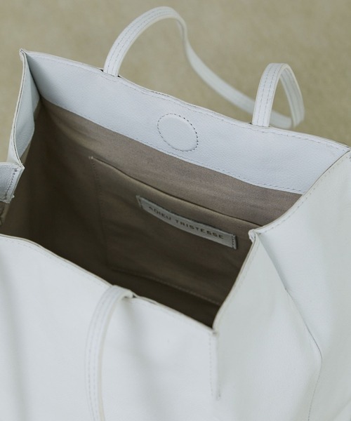 ADIEU TRISTESSE(アデュートリステス)の「レザーバッグ(トートバッグ・レディース・ホワイト/ブラック・FREE)」の3枚目の写真