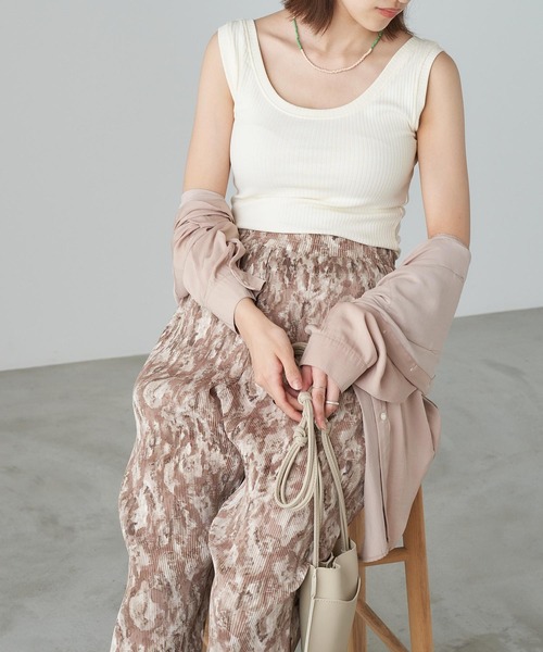 Chaco closet（チャコ クローゼット）の「ストレスフリーリブラウンドネックタンクトップ（タンクトップ・レディース・ブラック/ベージュ/ホワイト/グレー・FREE）」の4枚目の写真