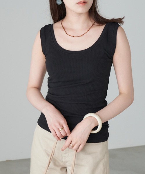Chaco closet（チャコ クローゼット）の「ストレスフリーリブラウンドネックタンクトップ（タンクトップ・レディース・ブラック/ベージュ/ホワイト/グレー・FREE）」の3枚目の写真