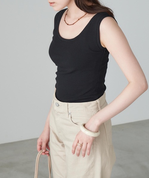 Chaco closet（チャコ クローゼット）の「ストレスフリーリブラウンドネックタンクトップ（タンクトップ・レディース・ブラック/ベージュ/ホワイト/グレー・FREE）」の21枚目の写真