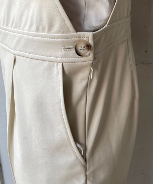 CAPRICIEUX LE'MAGE（カプリシューレマージュ）の「エコレザーサロペット（サロペット/オーバーオール・レディース・オフホワイト/ブラック・FREE）」の20枚目の写真