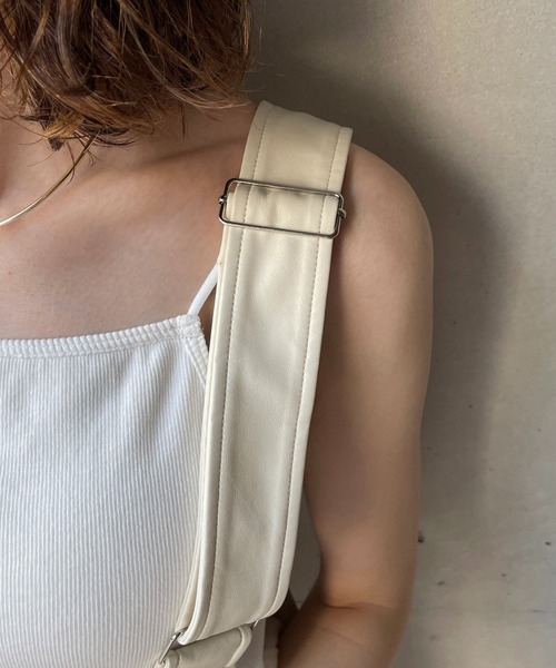 CAPRICIEUX LE'MAGE（カプリシューレマージュ）の「エコレザーサロペット（サロペット/オーバーオール・レディース・オフホワイト/ブラック・FREE）」の12枚目の写真