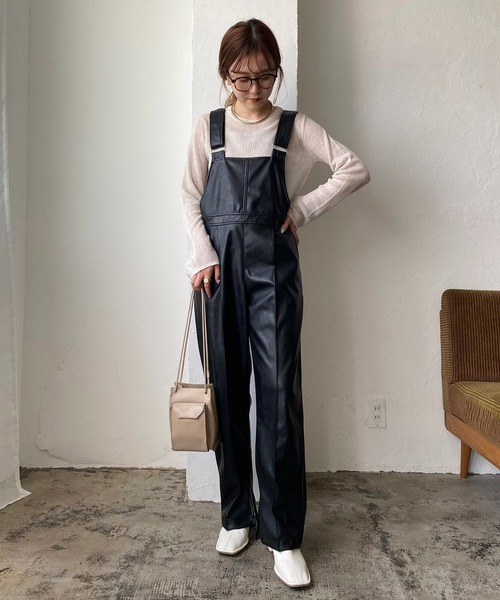 CAPRICIEUX LE'MAGE（カプリシューレマージュ）の「エコレザーサロペット（サロペット/オーバーオール・レディース・オフホワイト/ブラック・FREE）」の7枚目の写真