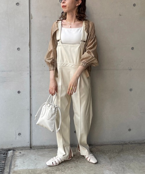 CAPRICIEUX LE'MAGE（カプリシューレマージュ）の「エコレザーサロペット（サロペット/オーバーオール・レディース・オフホワイト/ブラック・FREE）」の5枚目の写真