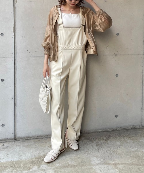 CAPRICIEUX LE'MAGE（カプリシューレマージュ）の「エコレザーサロペット（サロペット/オーバーオール・レディース・オフホワイト/ブラック・FREE）」の8枚目の写真