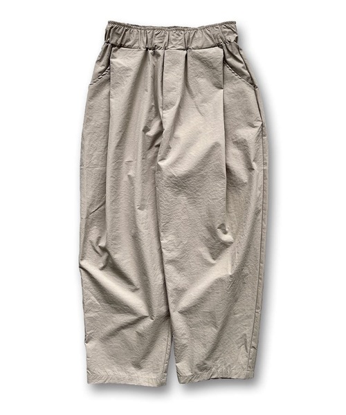 natto（ナット）の「【ユニセックスアイテム】tuck wide pants / ウエストゴムポケット付きタックワイドパンツ（その他パンツ・メンズ・ブラック/ベージュ/オリーブ/チャコール・FREE）」の3枚目の写真