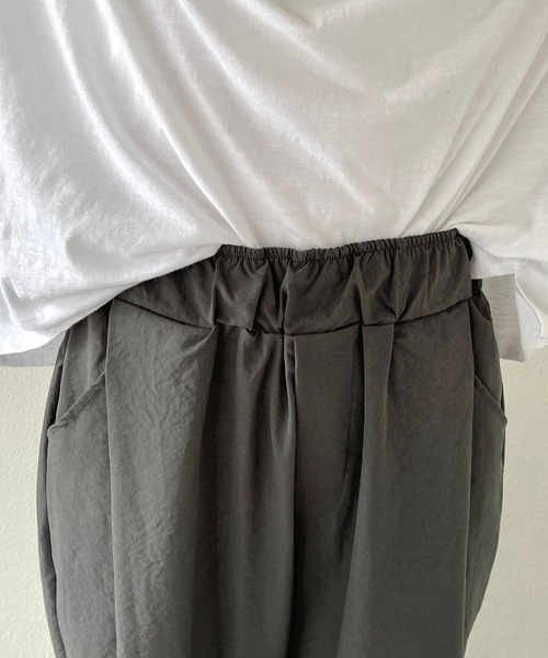 natto（ナット）の「【ユニセックスアイテム】tuck wide pants / ウエストゴムポケット付きタックワイドパンツ（その他パンツ・メンズ・ブラック/ベージュ/オリーブ/チャコール・FREE）」の16枚目の写真