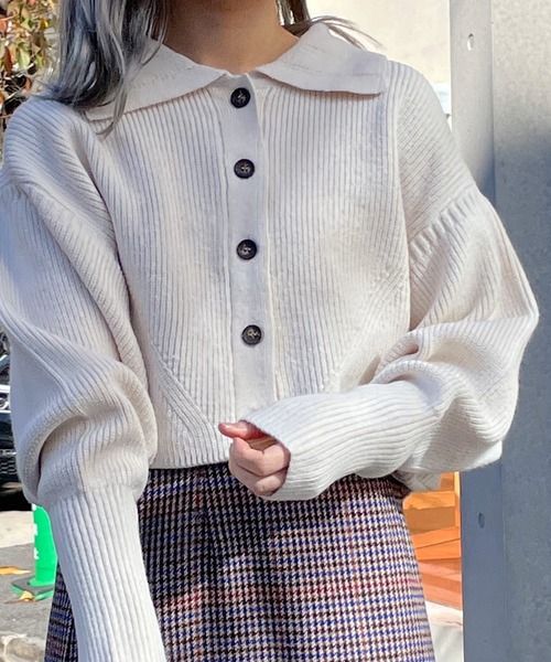 w closet（ダブルクローゼット）の「【新色・WEB限定カラー】7G片畦ドルマン襟付きカーディガン（カーディガン/ボレロ・レディース・ブラック/オレンジ/ライトベージュ/パープル/グリーン/ブルー/レッド/キナリ/ラベンダー/ミント/ダークグリーン/イエロー系その他/ライム・FREE）」の2枚目の写真