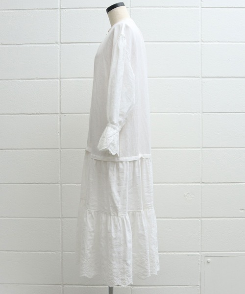 Malle（マル）の「malle　リネン/コットン　カットワーク刺繍ドレス（ワンピース・レディース・オフホワイト/ブラック・FREE）」の5枚目の写真