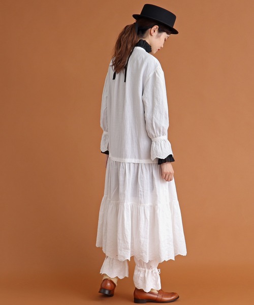 Malle（マル）の「malle　リネン/コットン　カットワーク刺繍ドレス（ワンピース・レディース・オフホワイト/ブラック・FREE）」の7枚目の写真