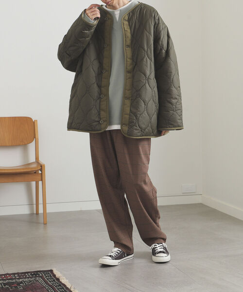 BEAMS HEART（ビームスハート）の「BEAMS HEART / キルト ボア リバーシブル ビッグジャケット（ダウンジャケット/コート・メンズ・オリーブ/ブラック・LARGE/MEDIUM/SMALL）」の4枚目の写真