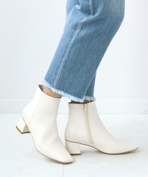 Simplicite（サンプリシテ）の「スクエアショートブーツ◆（その他シューズ・レディース・ベージュ/アイボリー/ブラック・MEDIUM/LARGE/SMALL）」の2枚目の写真