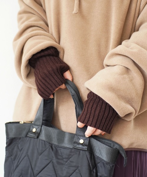 Port(ポート)の「ニット ロング アームウォーマー #(アームカバー・レディース・チャコールグレー/ブラック/ブラウン/グレー/オフホワイト/カーキ・FREE)」の5枚目の写真