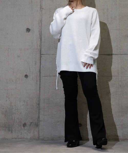 JOHN'S CLOSET（ジョンズクローゼット）の「【50】レースアップBIGニット（ニット/セーター・メンズ・カーキ/チャコールグレー/ブラック/ホワイト/ベージュ・LARGE/MEDIUM）」の9枚目の写真