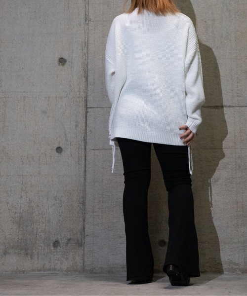 JOHN'S CLOSET（ジョンズクローゼット）の「【50】レースアップBIGニット（ニット/セーター・メンズ・カーキ/チャコールグレー/ブラック/ホワイト/ベージュ・LARGE/MEDIUM）」の16枚目の写真