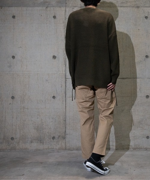 JOHN'S CLOSET（ジョンズクローゼット）の「【50】レースアップBIGニット（ニット/セーター・メンズ・カーキ/チャコールグレー/ブラック/ホワイト/ベージュ・LARGE/MEDIUM）」の8枚目の写真