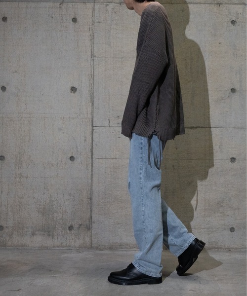 JOHN'S CLOSET（ジョンズクローゼット）の「【50】レースアップBIGニット（ニット/セーター・メンズ・カーキ/チャコールグレー/ブラック/ホワイト/ベージュ・LARGE/MEDIUM）」の18枚目の写真