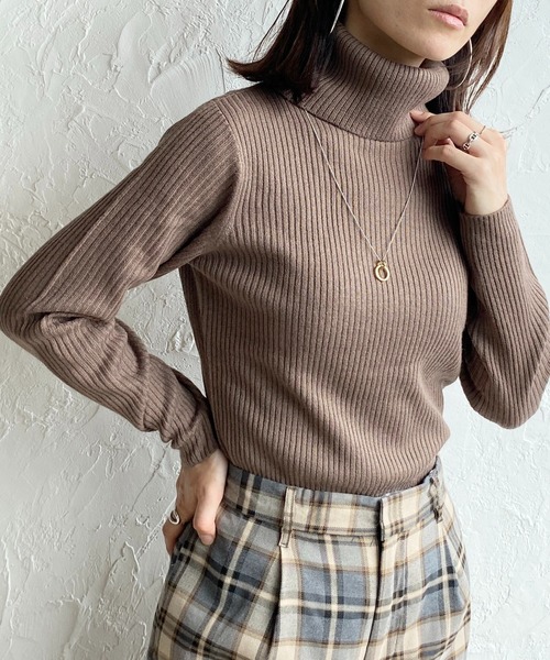 She's Closet（シーズクローゼット）の「ハイネックタイト長袖タートルリブニットプルオーバー（ニット/セーター・レディース・ブラック/オフホワイト/ベージュ/グレー/アイボリー/モカ/パープル/ブルー・M/L）」の6枚目の写真