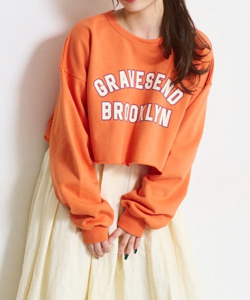 FREE'S MART（フリーズマート）の「◇カレッジロゴショート丈スウェット（スウェット・レディース・ホワイト/オレンジ/グレー・FREE）」の3枚目の写真