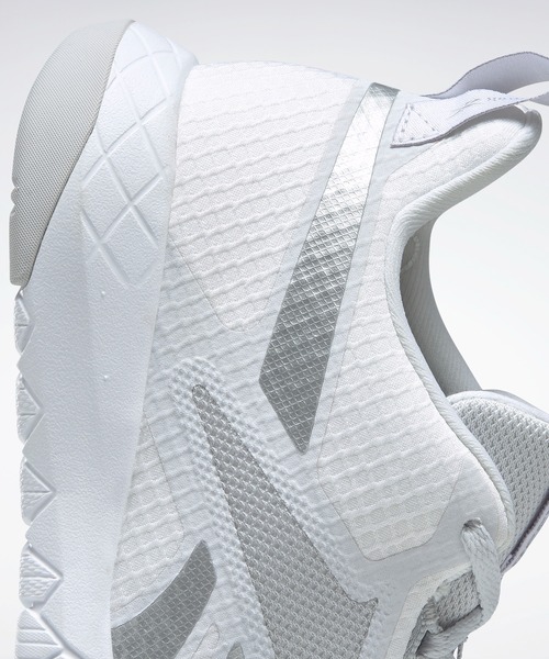 Reebok（リーボック）の「フレクサゴン フォース 3 ワイド D / Flexagon Force 3 Wide D（スニーカー・レディース・ブラック系その他/ブラック/ホワイト×シルバー・23.0cm/23.5cm/24.0cm/22.0cm/22.5cm/24.5cm/25.0cm/25.5cm/26.0cm）」の16枚目の写真