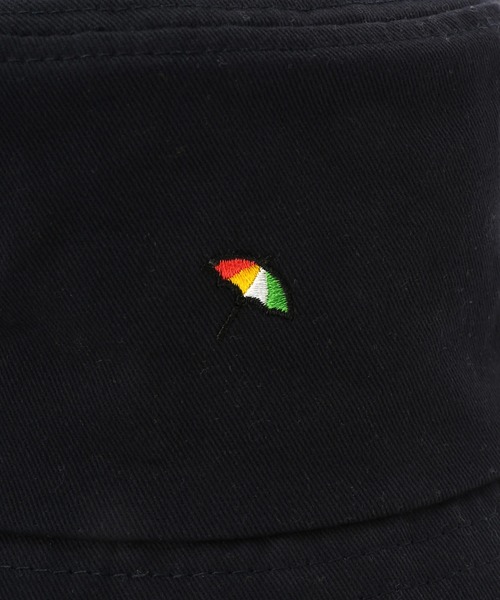 Arnold Palmer（アーノルドパーマー）の「コットンツイル シェア バケットハット（ハット・レディース・ホワイト/ネイビー/アイボリー・F）」の7枚目の写真