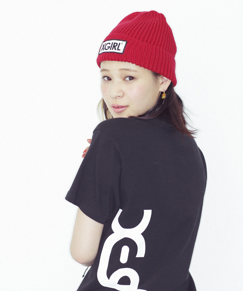 X-girl（エックスガール）の「【SEDA9月号掲載】PATCHED KNIT CAP（ニットキャップ/ビーニー・レディース・ブラック/アッシュ/レッド/イエロー/ライトブルー・ONE SIZE）」の5枚目の写真
