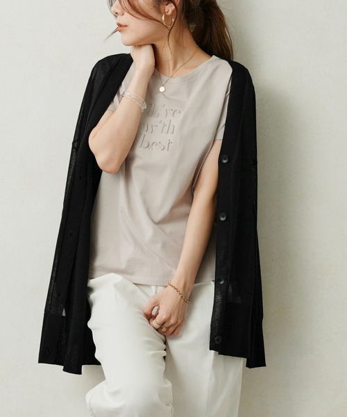 Chez toi（シェトワ）の「エンボスロゴT（Tシャツ/カットソー・レディース・ブラック/オフホワイト/グレイッシュベージュ・FREE）」の16枚目の写真