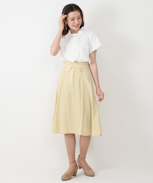 ASTORIA ODIER（アストリアオディール）の「金具付きボウタイブラウス（シャツ/ブラウス・レディース・ミント/グレイッシュベージュ/ネイビー/ベージュ/ホワイト/ラベンダー/スモークピンク/ホワイト×ネイビー/グレー×ホワイト/ベージュ系その他/ブラウン/ライトグレー/ピンクベージュ・SMALL/MEDIUM/LARGE）」の16枚目の写真