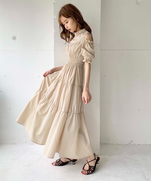 toucher du brise(トゥシェドブリーズ)の「【清水夏姫コラボ】肩開きティアードワンピース(ワンピース・レディース・ブラック/ベージュ/ネイビー・S/M)」の14枚目の写真