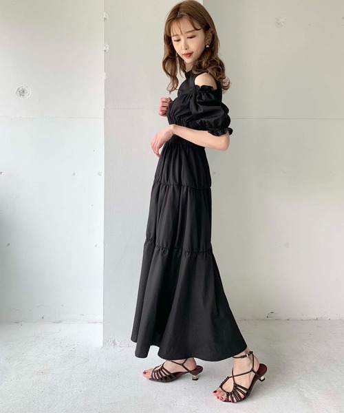 toucher du brise(トゥシェドブリーズ)の「【清水夏姫コラボ】肩開きティアードワンピース(ワンピース・レディース・ブラック/ベージュ/ネイビー・S/M)」の5枚目の写真