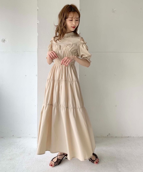 toucher du brise(トゥシェドブリーズ)の「【清水夏姫コラボ】肩開きティアードワンピース(ワンピース・レディース・ブラック/ベージュ/ネイビー・S/M)」の12枚目の写真
