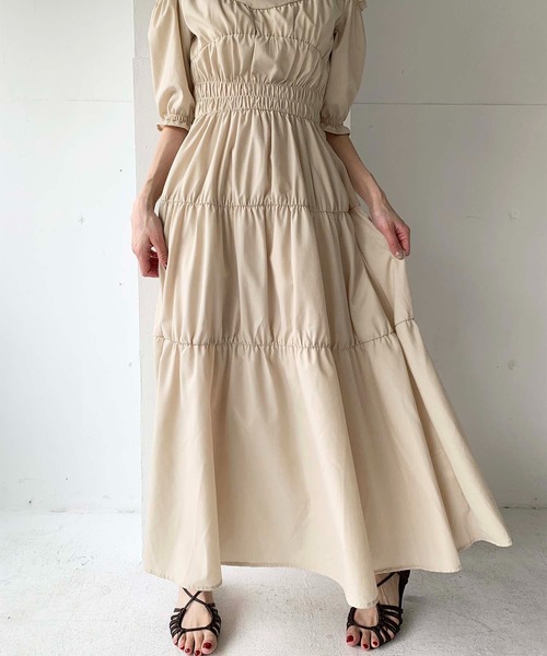 toucher du brise(トゥシェドブリーズ)の「【清水夏姫コラボ】肩開きティアードワンピース(ワンピース・レディース・ブラック/ベージュ/ネイビー・S/M)」の21枚目の写真