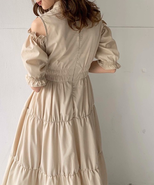 toucher du brise(トゥシェドブリーズ)の「【清水夏姫コラボ】肩開きティアードワンピース(ワンピース・レディース・ブラック/ベージュ/ネイビー・S/M)」の20枚目の写真