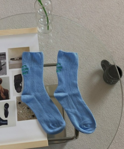 Loueme(ルエム)の「What′s for snack today ロゴ刺繍ソックス(ソックス/靴下・レディース・ホワイト/ブラック/ピンク/ブルー/グリーン/ホワイト系その他・FREE)」の5枚目の写真
