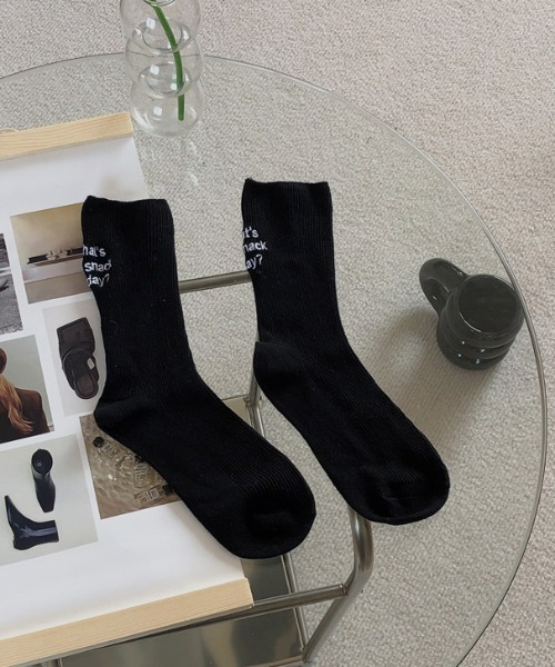 Loueme(ルエム)の「What′s for snack today ロゴ刺繍ソックス(ソックス/靴下・レディース・ホワイト/ブラック/ピンク/ブルー/グリーン/ホワイト系その他・FREE)」の3枚目の写真