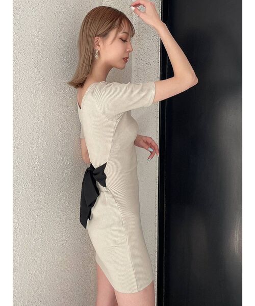ラスト1点！GYDA BACKリボン クルーネック ワンピース アイボリー完売品 ジェイダ GYDA BACKリボン クルーネック ワンピース