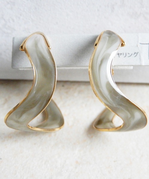 The Rule(ザルール)の「The Rule ザルール:Riviera hoop earring:リビエラ フープイヤリング(イヤリング・レディース・グレー/ピンク/ブルー/ベージュ・FREE)」の2枚目の写真