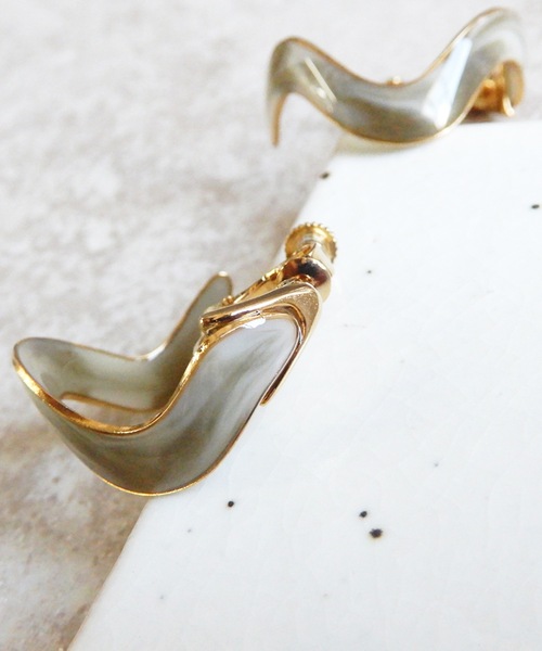 The Rule(ザルール)の「The Rule ザルール:Riviera hoop earring:リビエラ フープイヤリング(イヤリング・レディース・グレー/ピンク/ブルー/ベージュ・FREE)」の6枚目の写真