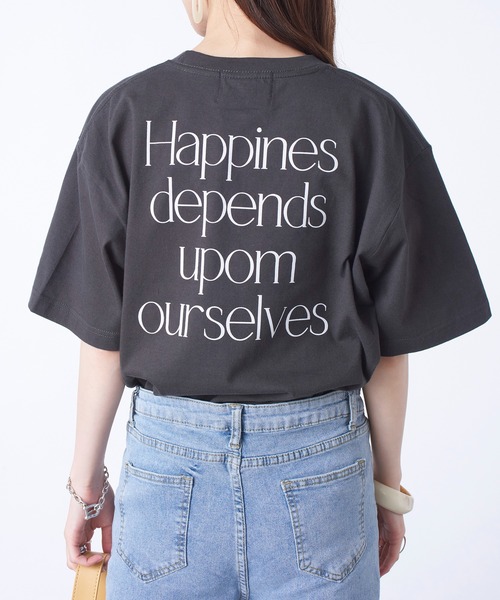 MAISON BREEZE(メゾンブリーズ)の「一枚は持っておきたいトレンドのバックプリントTシャツ♪【MAISON BREEZE】Happines…メッセージオーバーサイズバックプリントTシャツ(Tシャツ/カットソー・レディース・ピンク/グリーン/ブラック系その他2/ブラック系1・FREE)」の7枚目の写真