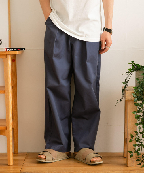 ITEMS URBANRESEARCH（アイテムズ アーバンリサーチ）の「TCワンタックパンツ（その他パンツ・メンズ・ベージュ/グレー/ブルー・MEDIUM/LARGE）」の4枚目の写真