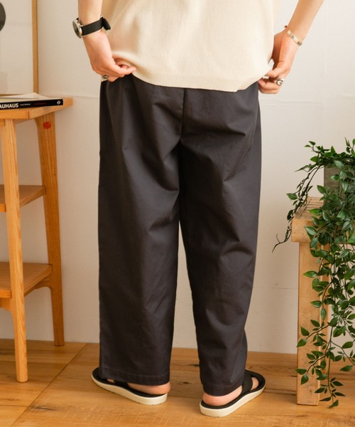 ITEMS URBANRESEARCH（アイテムズ アーバンリサーチ）の「TCワンタックパンツ（その他パンツ・メンズ・ベージュ/グレー/ブルー・MEDIUM/LARGE）」の14枚目の写真