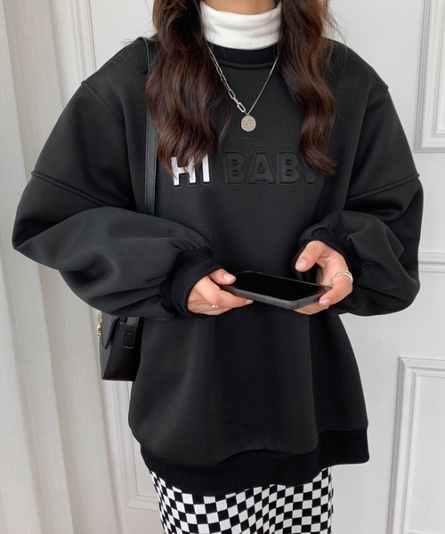 Diosfront（ディオスフロント）の「ルーズシルエットエンボス加工裏起毛トレーナー（スウェット・レディース・ブラック/ダークブラウン/グリーン・FREE）」の7枚目の写真